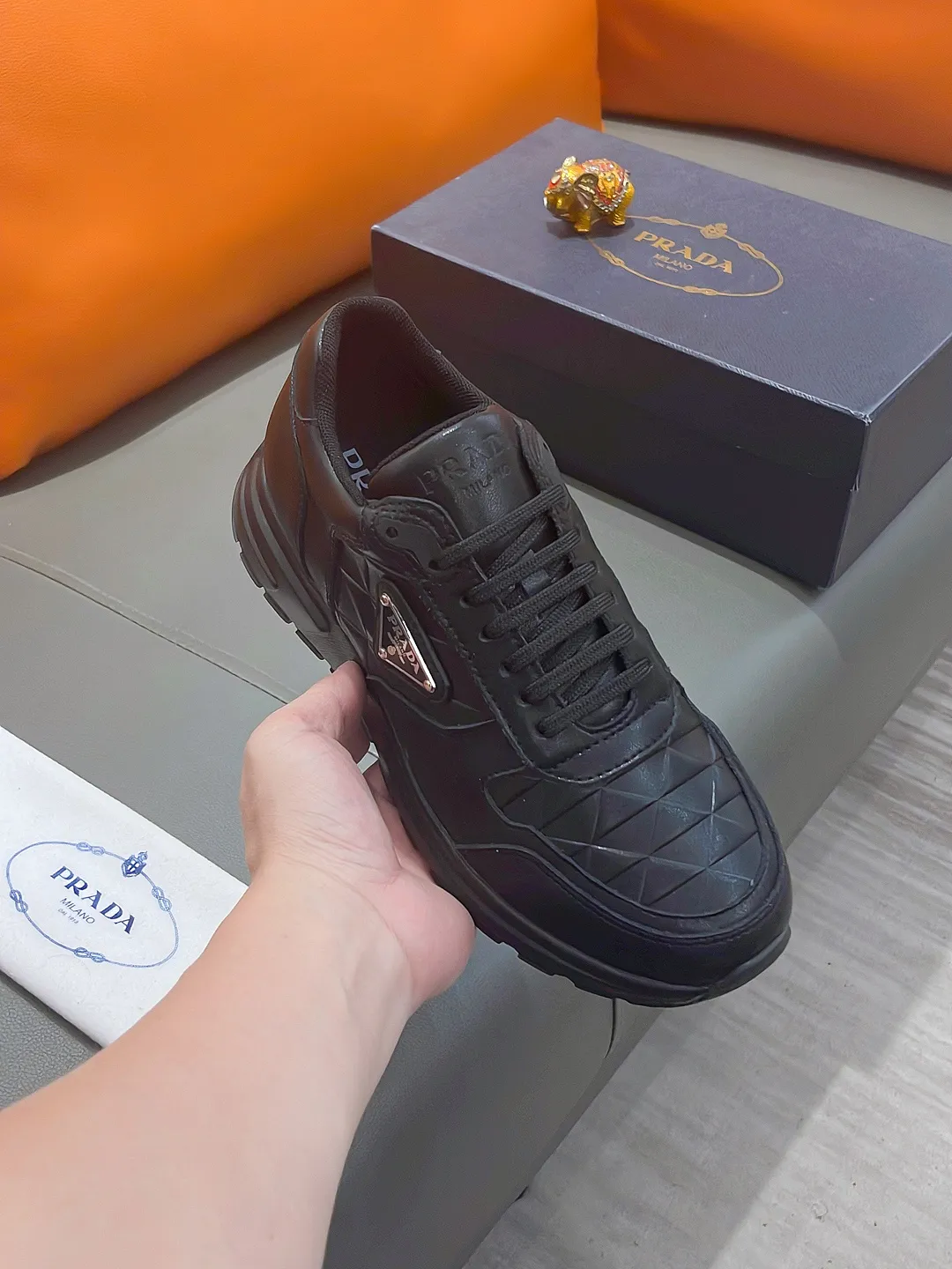 Men's shoes PRADA "Prada" P540 Regular size: 38-44 (casual shoes) Product materials: Selected cowhide upper, soft sheepskin feet, original factory special outsole.